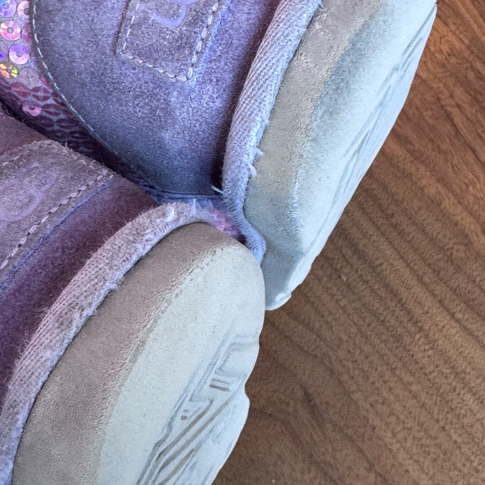 UGG Girl's Classic II Stellar Pink Iridescent Sequin Boots. Kid’s Size 12 - Picture 8 of 13